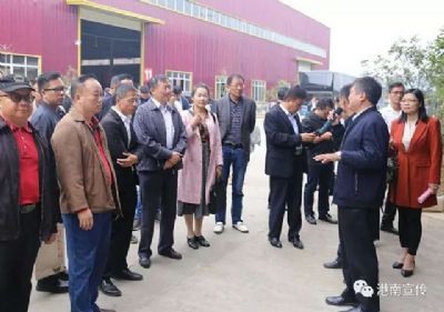 林業(yè)行業(yè)協(xié)會界領(lǐng)導嘉賓蒞臨公司參觀交流